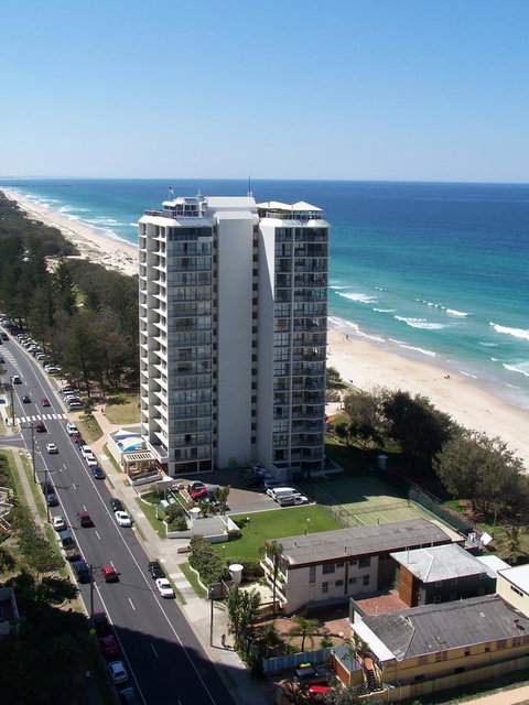 Golden Sands On The Beach - Absolute Beachfront Apartments - Surfers Gold Coast 13