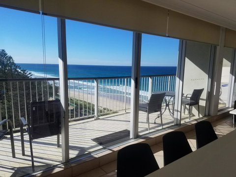 Golden Sands On The Beach - Absolute Beachfront Apartments - Surfers Gold Coast 32