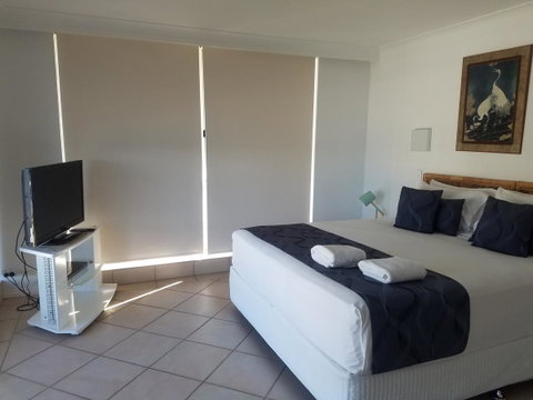 Golden Sands On The Beach - Absolute Beachfront Apartments - Surfers Gold Coast 33