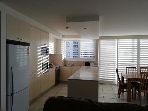 Golden Sands On The Beach - Absolute Beachfront Apartments - Surfers Gold Coast 36