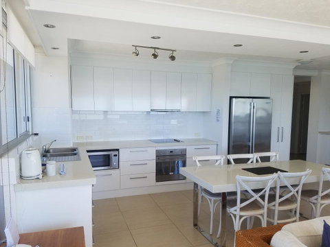 Golden Sands On The Beach - Absolute Beachfront Apartments - Surfers Gold Coast 38