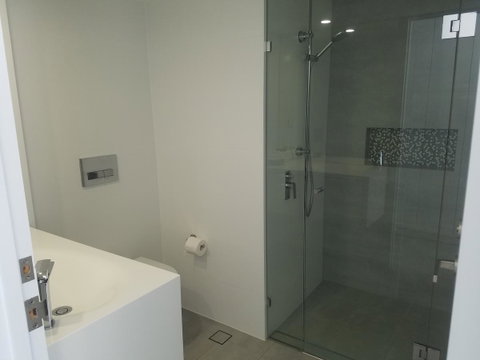 Golden Sands On The Beach - Absolute Beachfront Apartments - Surfers Gold Coast 10