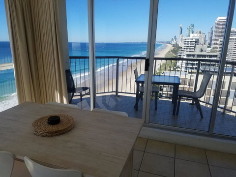 Golden Sands On The Beach - Absolute Beachfront Apartments - Surfers Gold Coast 39