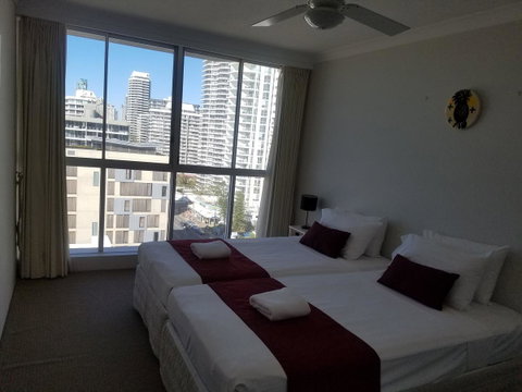 Golden Sands On The Beach - Absolute Beachfront Apartments - Surfers Gold Coast 23