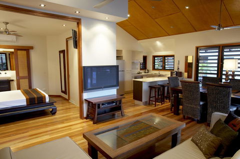 Pure Magnetic Villa 9 - Surfers Gold Coast 10