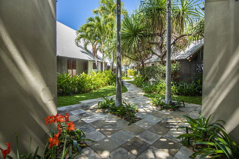 Pure Magnetic Villa 9 - Surfers Gold Coast 16