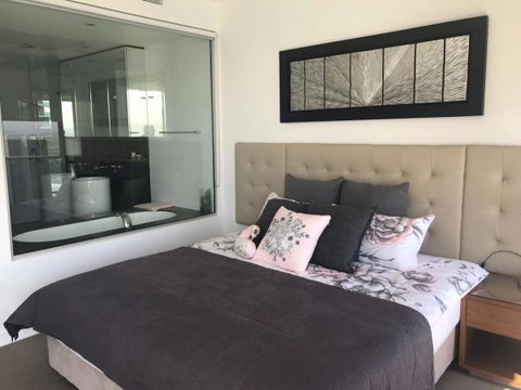 Luxury 3 Bedroom In Heart Of Broadbeach - Surfers Gold Coast 16