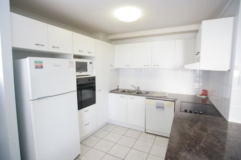 San Marino By The Sea Apartments - Surfers Gold Coast 3