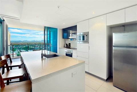 H Luxury Residence Apartments - Holiday Paradise - Surfers Gold Coast 14