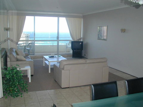 Golden Gate Resort - Surfers Gold Coast 9