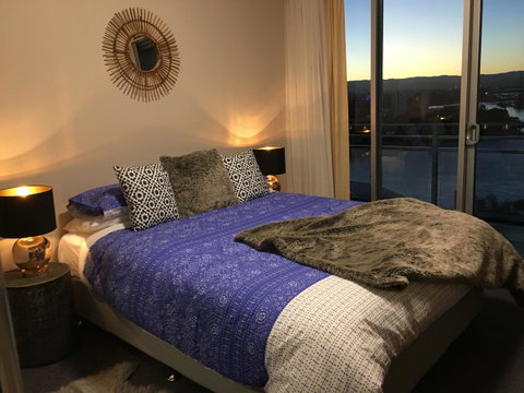PeepSleep Chevron Towers - Surfers Gold Coast 24