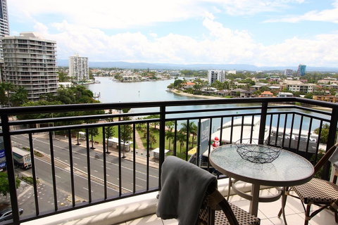 PeepSleep Chevron Towers - Surfers Gold Coast 38