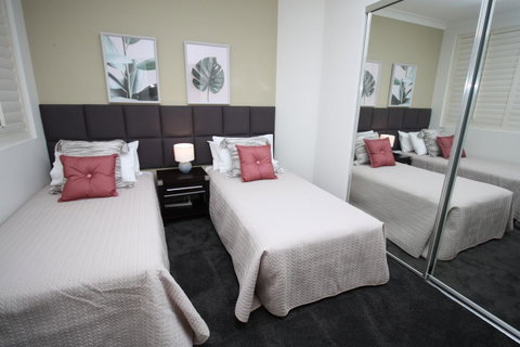PeepSleep Chevron Towers - Surfers Gold Coast 23