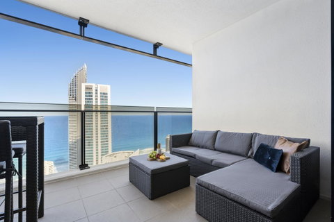 Circle On Cavill - Gclr - Surfers Gold Coast 33