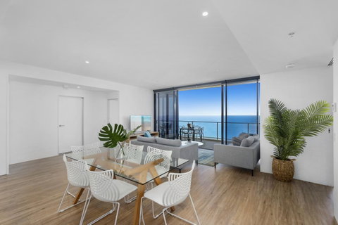 Circle On Cavill - Gclr - Surfers Gold Coast 18