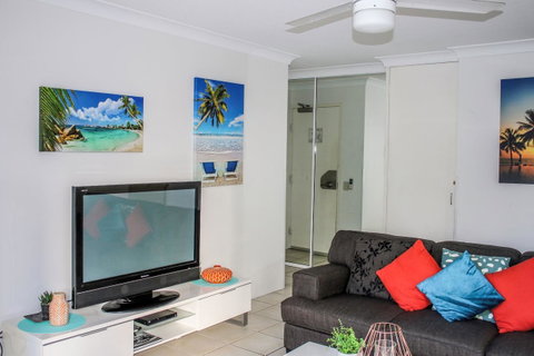 Surfers Beach Holiday Apartments - Surfers Gold Coast 17