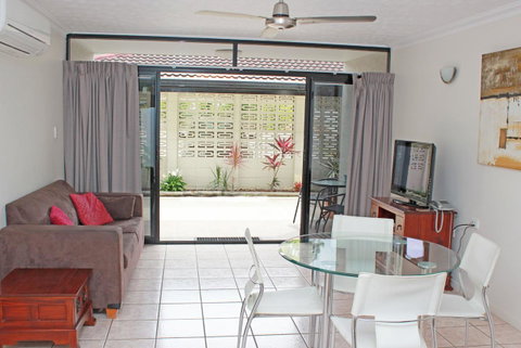 Townsville Holiday Apartments - Surfers Gold Coast 10