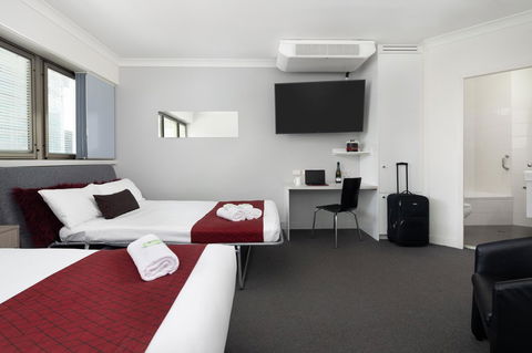 George Williams Hotel - Surfers Gold Coast 7