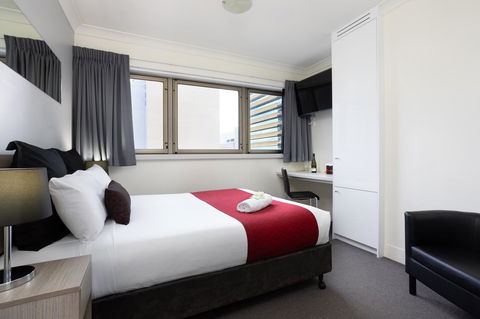 George Williams Hotel - Surfers Gold Coast 11