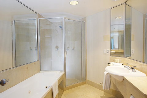 Crowne Plaza Surfers Paradise, An IHG Hotel - Surfers Gold Coast 6