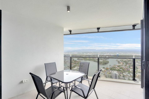 Circle On Cavill, Apartments And Sub Penthouses - We Accommodate - Surfers Gold Coast 10