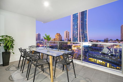 Circle On Cavill, Apartments And Sub Penthouses - We Accommodate - Surfers Gold Coast 34