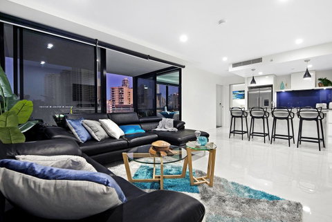 Circle On Cavill, Apartments And Sub Penthouses - We Accommodate - Surfers Gold Coast 41