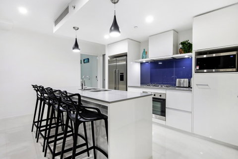 Circle On Cavill, Apartments And Sub Penthouses - We Accommodate - Surfers Gold Coast 33