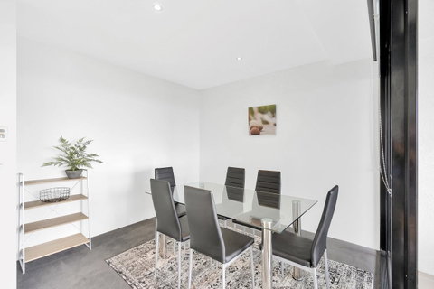 Circle On Cavill, Apartments And Sub Penthouses - We Accommodate - Surfers Gold Coast 11