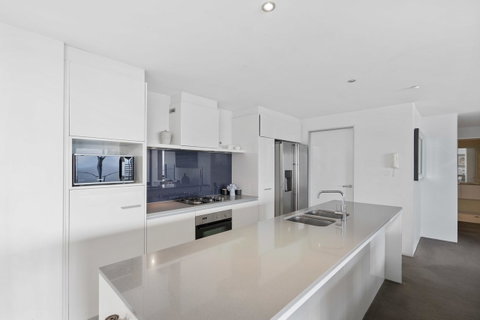 Circle On Cavill, Apartments And Sub Penthouses - We Accommodate - Surfers Gold Coast 18