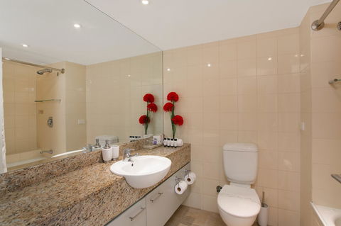 Palm Cove Beach Apartment - Surfers Gold Coast 17