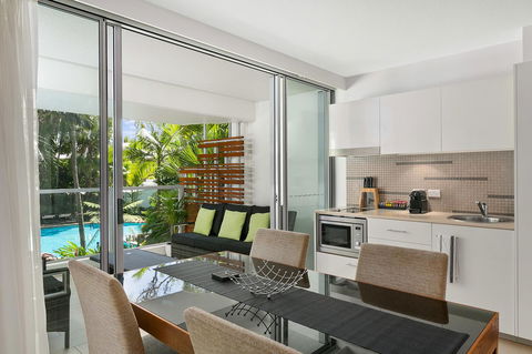 Palm Cove Beach Apartment - Surfers Gold Coast 5