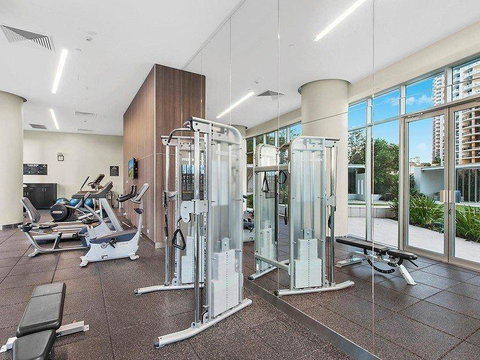 H Star Residences-- Paradise Stayz - Surfers Gold Coast 23