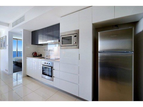 H Star Residences-- Paradise Stayz - Surfers Gold Coast 10