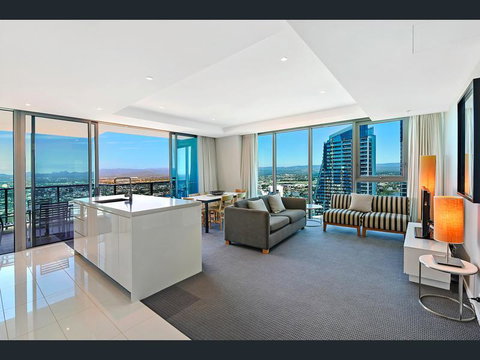 H Star Residences-- Paradise Stayz - Surfers Gold Coast 2