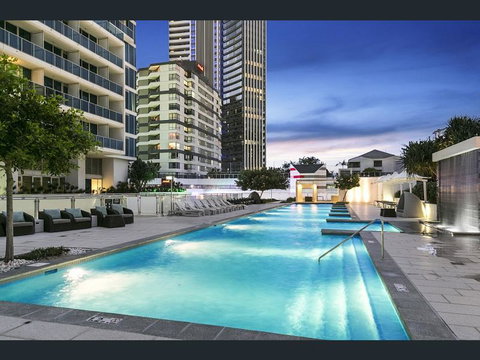 H Star Residences-- Paradise Stayz - Surfers Gold Coast 17