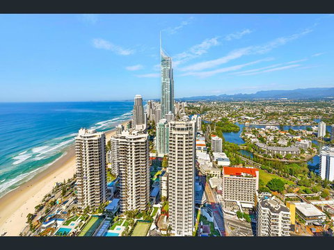 H Star Residences-- Paradise Stayz - Surfers Gold Coast 1
