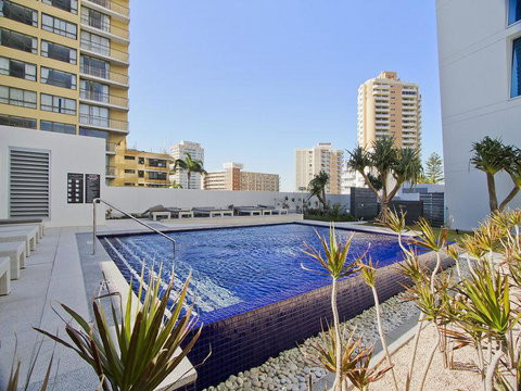H Star Residences-- Paradise Stayz - Surfers Gold Coast 6