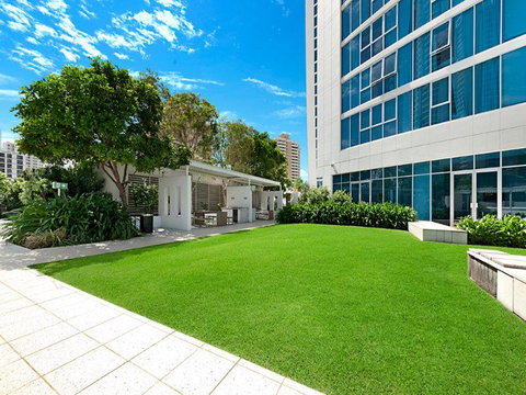 H Star Residences-- Paradise Stayz - Surfers Gold Coast 24