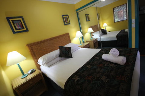 Aruba Beach Resort - Surfers Gold Coast 1