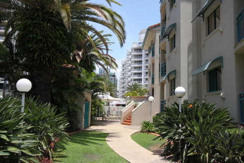 Aruba Beach Resort - Surfers Gold Coast 10