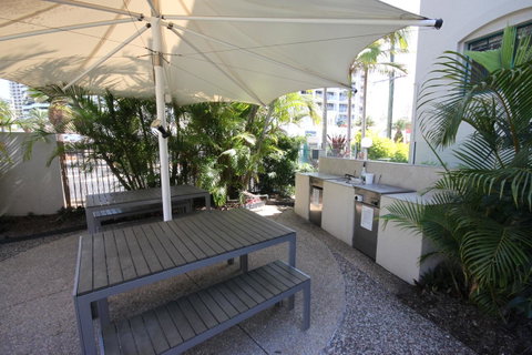Aruba Beach Resort - Surfers Gold Coast 11