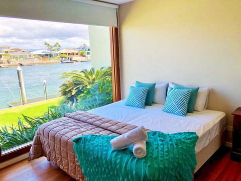 Riverfront Dream - Surfers Gold Coast 32