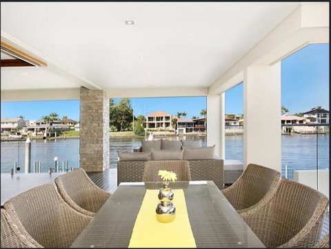 Riverfront Dream - Surfers Gold Coast 28