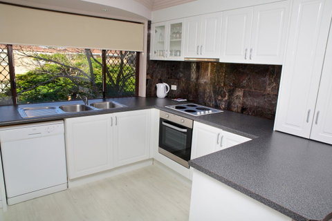 Grangewood Court Apartments - Surfers Gold Coast 1