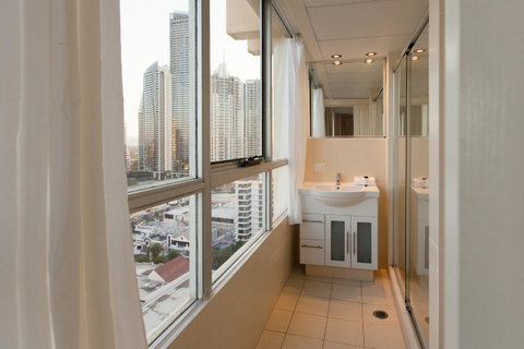 Chateau Beachside Resort - Surfers Gold Coast 28