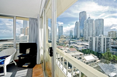 Chateau Beachside Resort - Surfers Gold Coast 5