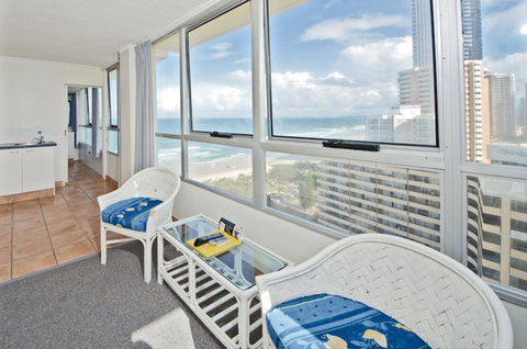 Chateau Beachside Resort - Surfers Gold Coast 11