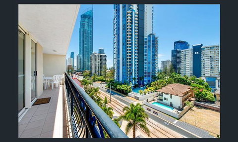 Palazzo Colonnades - Surfers Gold Coast 11