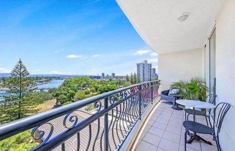 Palazzo Colonnades - Surfers Gold Coast 12